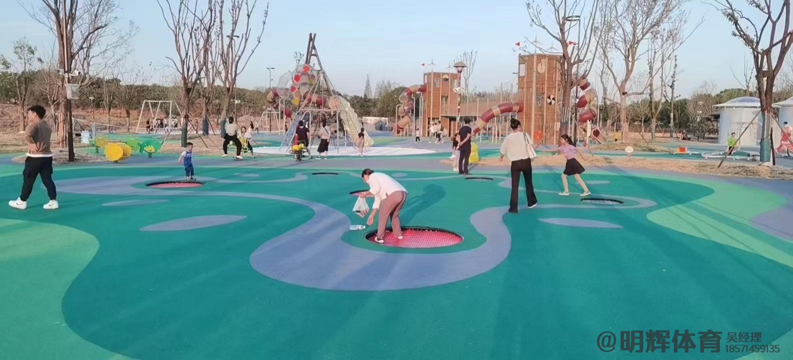 北京公园跑道是用什么材料做成的